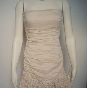 Bcbgmaxazria champagne/nude.strapless flower dress